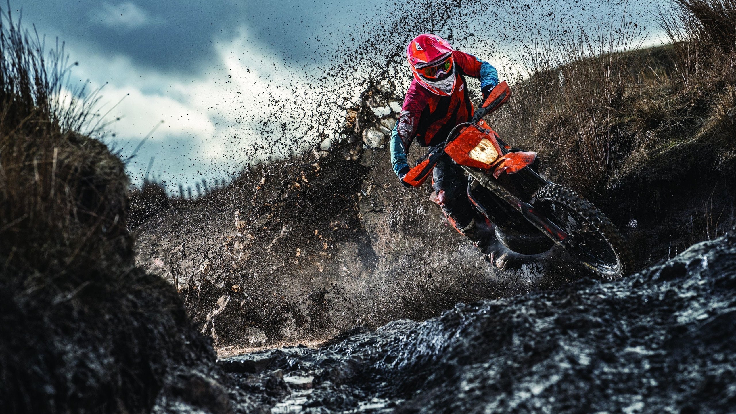 爱游戏体育官网-2017年东部决赛：库里在第六场攻防两端表现完美，砍下35分带队晋级！