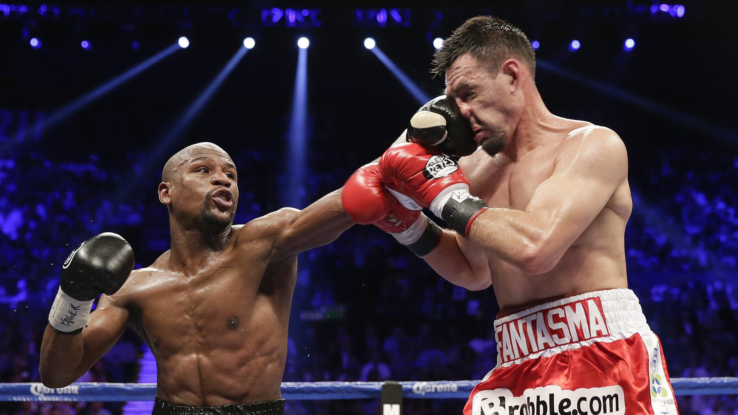 法甲夜场比赛,精彩射门与精彩扑救交相辉映,法甲的比赛